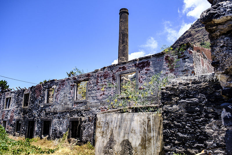 马德拉岛Jardim do Mar村的废弃制糖厂。